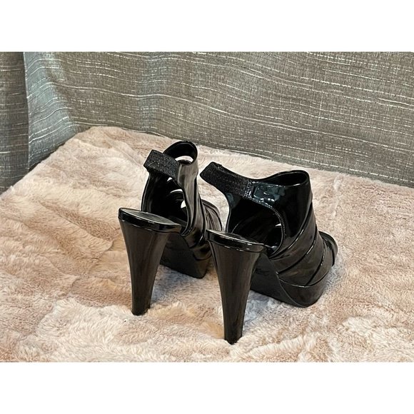 ⭐️⭐️ Women's size 6.5 City Streets strappy Slingback platform heel⭐️⭐️ - Picture 2 of 3